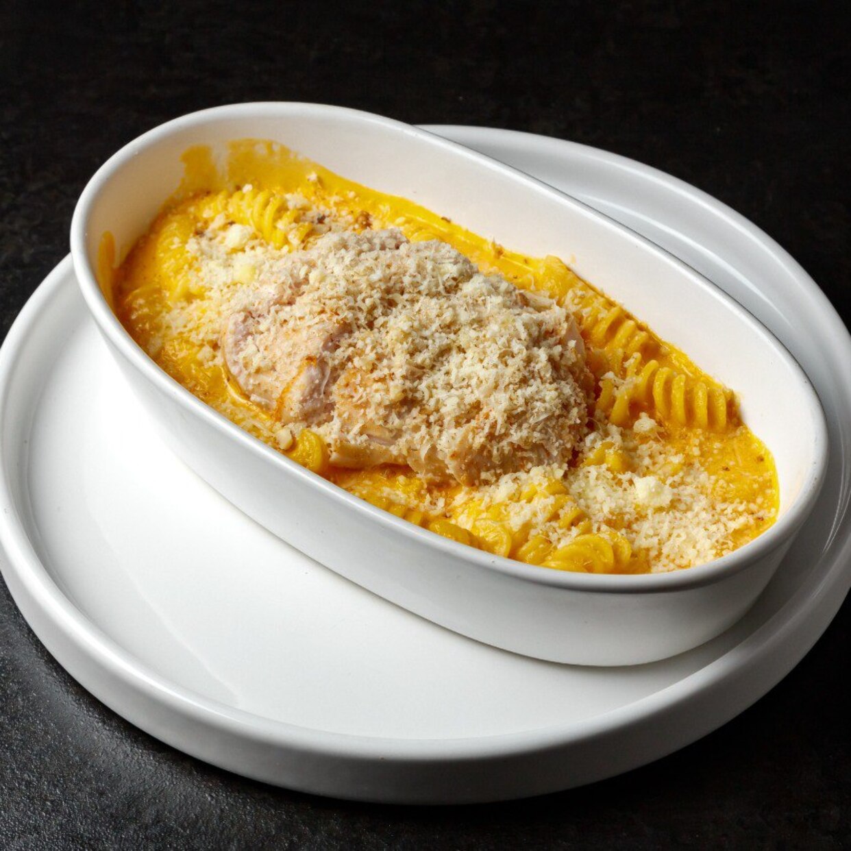 Mac and Cheese с нежным филе цыпленка